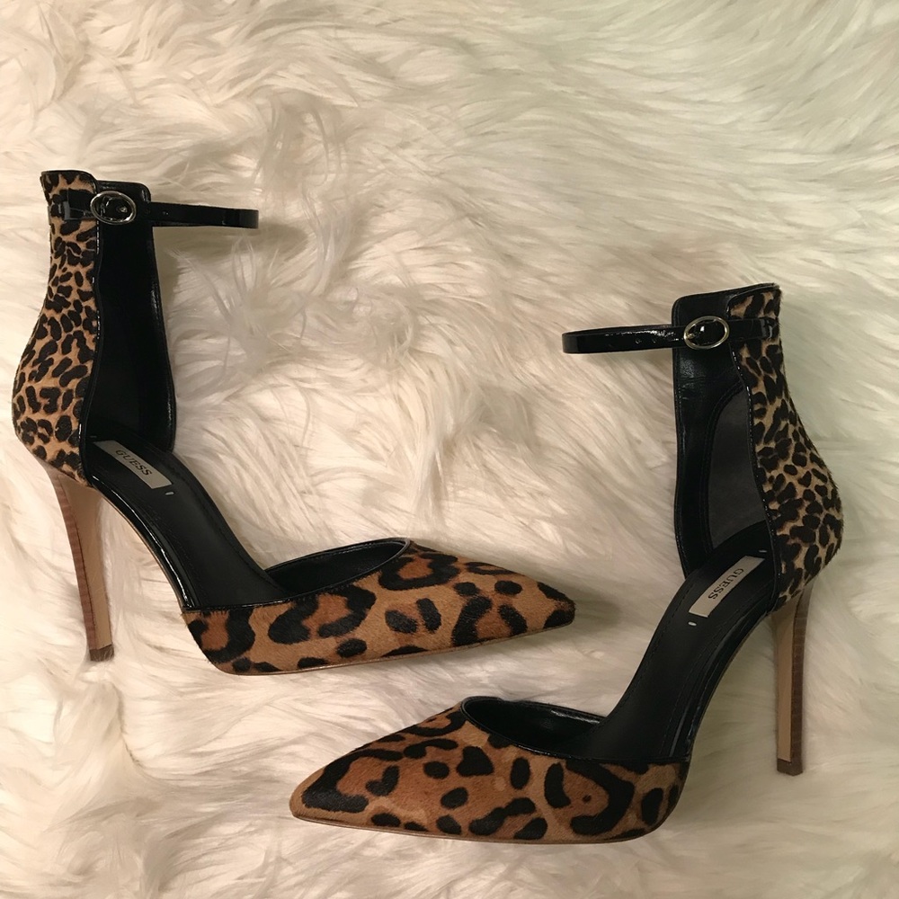 Guess ABAIH COLOR-BLOCKED POINTED-TOE PUMPS